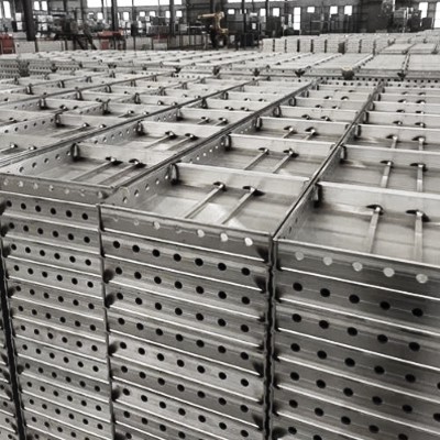 Veggform úr áli 600 C Panel